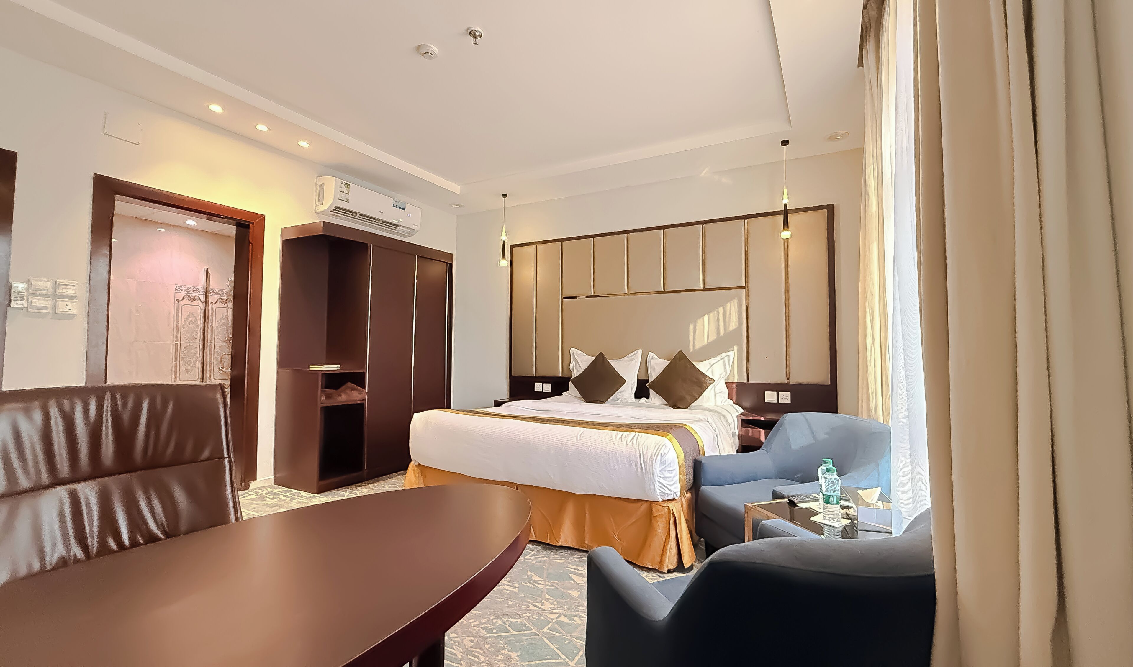 Family Suite | In-room safe, desk, laptop workspace, soundproofing