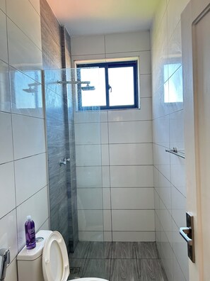 Handtücher, Seife, Toilettenpapier