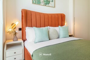 Lyxlägenhet - utsikt mot staden | Mörkläggningsgardiner, strykjärn/strykbräda och gratis wi-fi