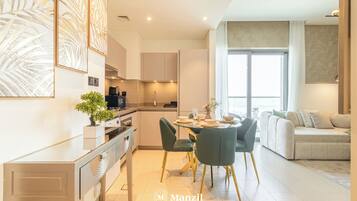 Luxury-Apartment, Stadtblick | Speisen