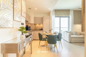 Luxury-Apartment, Stadtblick | Speisen