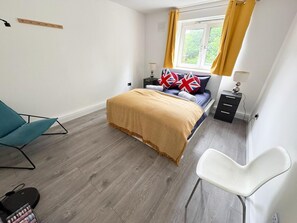 4 dormitorios, tabla de planchar con plancha, wifi gratis y ropa de cama