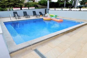 Pool - Apartment Dino 2+1 with heated pool (Omišalj)