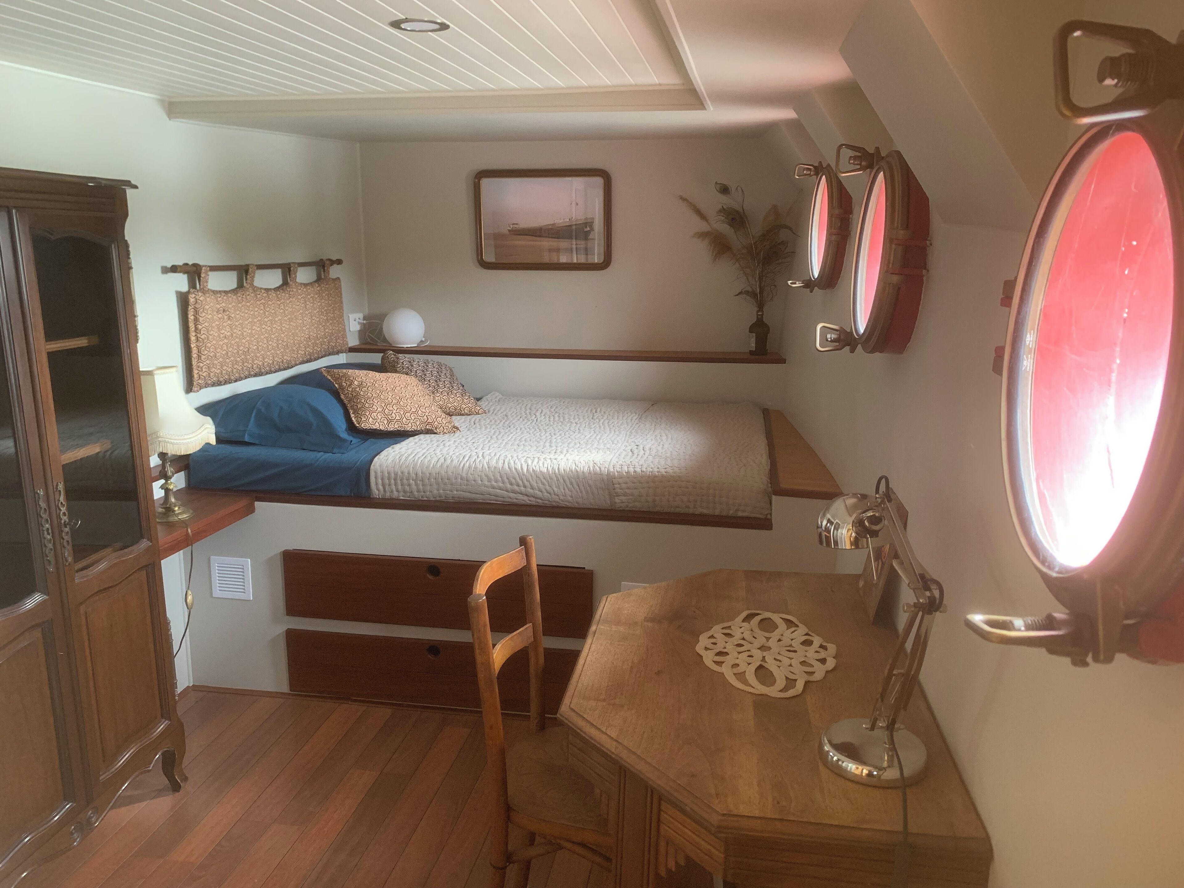 Fer et planche à repasser, draps fournis