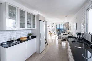 Fridge, microwave, oven, dishwasher - Miami 5 Seaview by Casasol (Nerja)