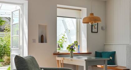 Stylish 1-bedroom house in Westport perfect for a relaxing getaway