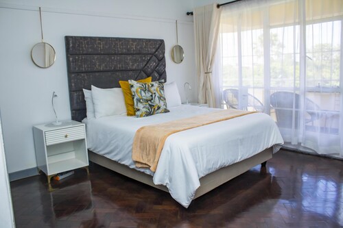 Centrally Located 1 Bedroom Apartment - 2365