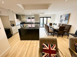 Dining - Central London in 30 Mins Oxford Street (Ilford)