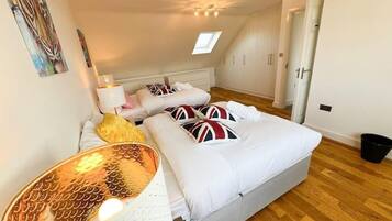5 bedrooms, iron/ironing board, free WiFi, bed sheets