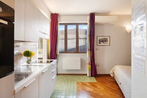 Room - Central Apartment - Salerno near the sea with Wi-Fi (Salerno)