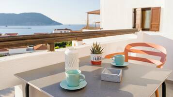 デラックス ロフト シービュー | 屋外ダイニングエリア