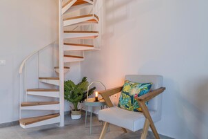 Deluxe Loft, Sea View | Interior