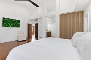 Bureau, fer et planche à repasser, lit parapluie, Wi-Fi gratuit