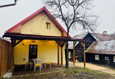 Ubytování Retro Statek Kloboucké: 2 ložnice, dvůr a parkování.