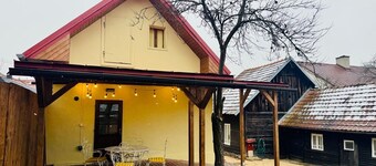 Ubytování Retro Statek Kloboucké: 2 ložnice, dvůr a parkování.