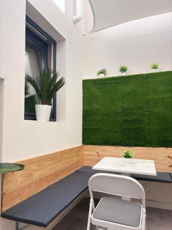 Outdoor dining - Hotel Wayteko San Anton (Alicante)