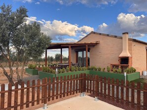 Outdoor dining - Complejo Rural Santa Emma (Herencia)