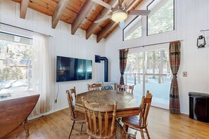 Interior - < 2 Mi to Tahoe Donner Ski Resort: Serene Retreat (Truckee)