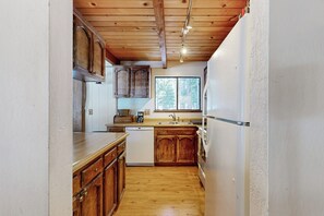 Interior - < 2 Mi to Tahoe Donner Ski Resort: Serene Retreat (Truckee)