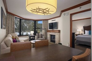 Apartment (2 Bedrooms) | Interior - Ski-in/ski-out! 2BR Condo w/ Resort Pools, Spa (Olympic Valley)