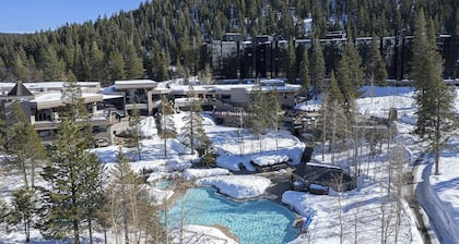 Ski-in/ski-out! 2BR Condo w/ Resort Pools, Spa