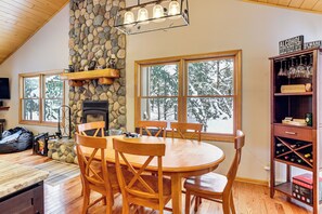 House (3 Bedrooms) | Interior - Ski, Hike & Ride On-site: 80-acre Retreat in Boon (Boon)