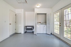 Interior - Peaceful Palm Bay Retreat w/ Spacious Yard! (Palm Bay)