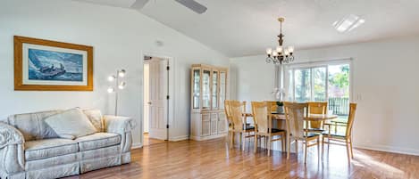 House (3 Bedrooms) | Interior