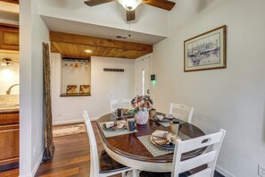 Interior - 5 Mi to Mountain High Resort: Home w/ Gaming Area (Wrightwood)