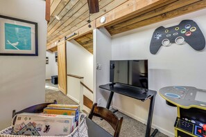 Interior - 5 Mi to Mountain High Resort: Home w/ Gaming Area (Wrightwood)