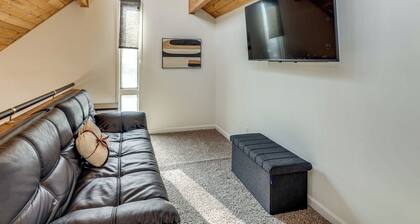 5 Mi to Mountain High Resort: Home w/ Gaming Area