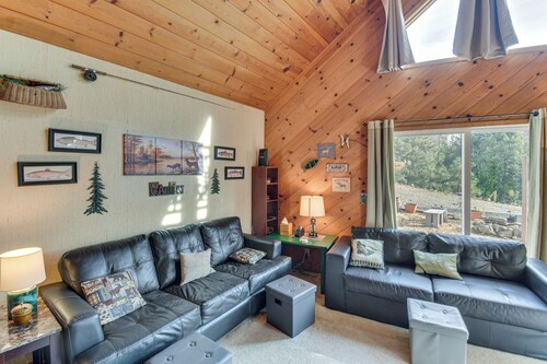 Deck & Wooded Views: 5-acre Auberry Retreat!