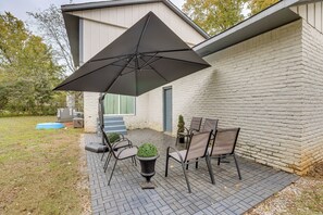 Interior - Work & Play: Extended Stay 5 Mi to Dtwn Huntsville (Huntsville)