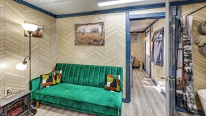 House (1 Bedroom) | Interior