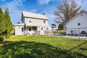 House (3 Bedrooms) | Interior - Close to Venues & Fairgrounds! York Area Home (Red Lion)