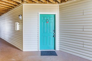 Apartment (3 Bedrooms) | Interior - Golf Cart & Pool Access! Condo in Myrtle Beach (Myrtle Beach)