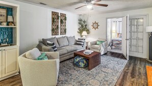 Unclassified image, 4 of 29, button - Golf Cart & Pool Access! Condo in Myrtle Beach (Myrtle Beach)