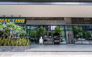Exterior detail - Sunny The Galleria Metropole (ThuThiem)