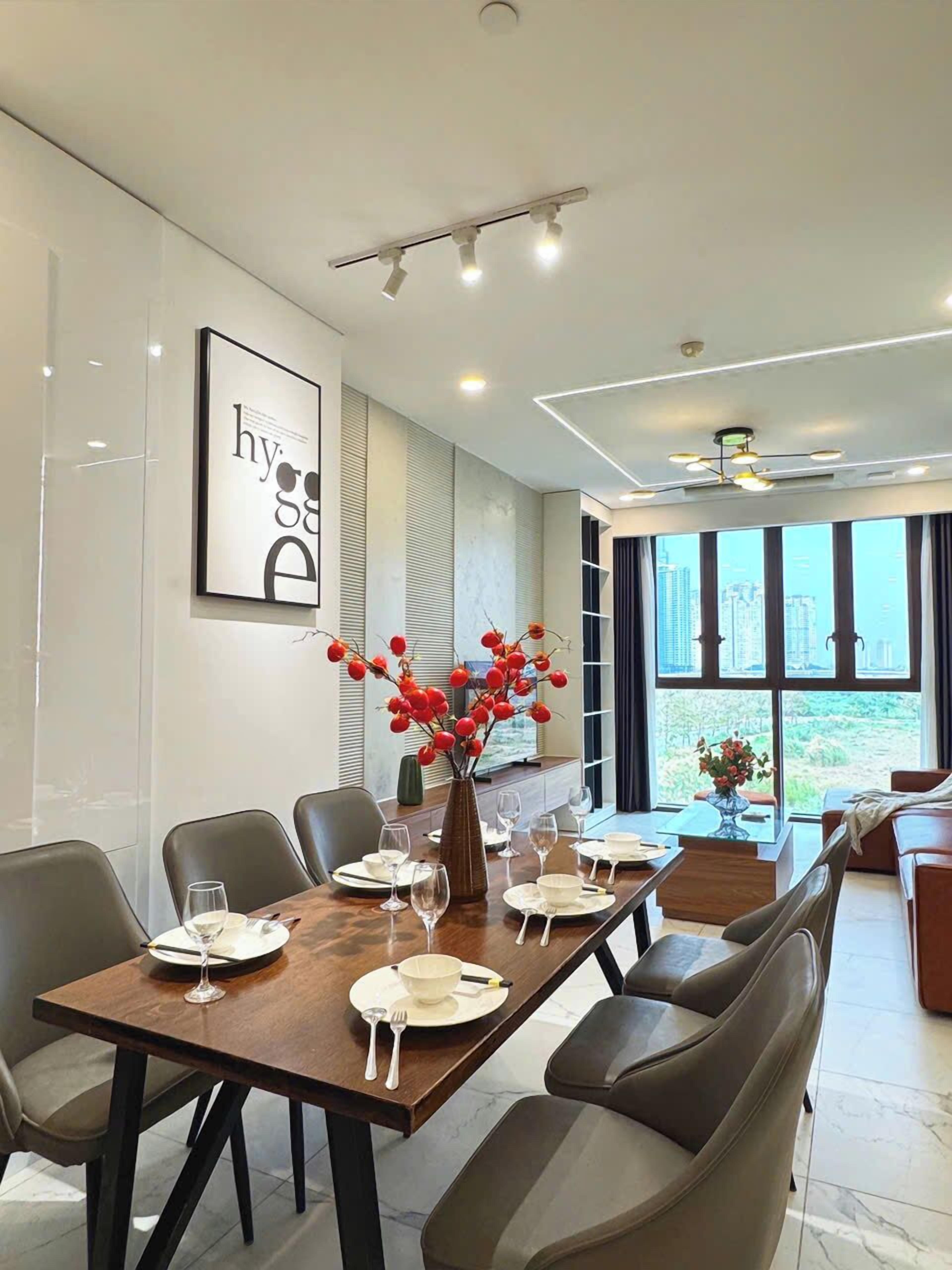 Luksushuoneisto, 3 makuuhuonetta, parveke, kaupunkinäköala | Ruokailu omassa huoneessa