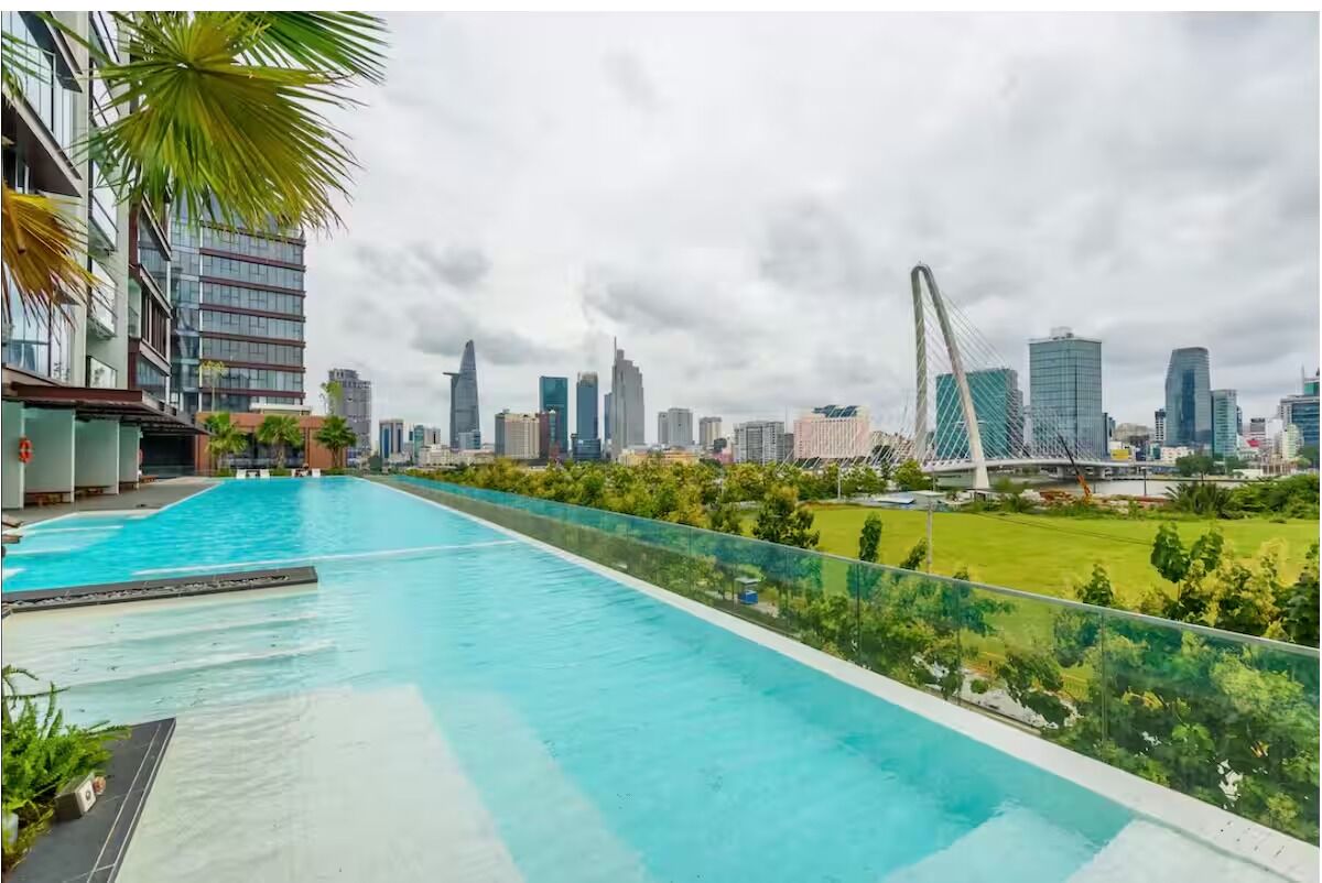 Hồ bơi ngoài trời 