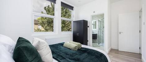 3 bedrooms, WiFi, bed sheets