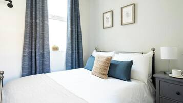 2 slaapkamers, een strijkplank/strijkijzer, wifi, beddengoed