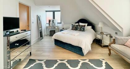 Hendon Penthouse Apartment