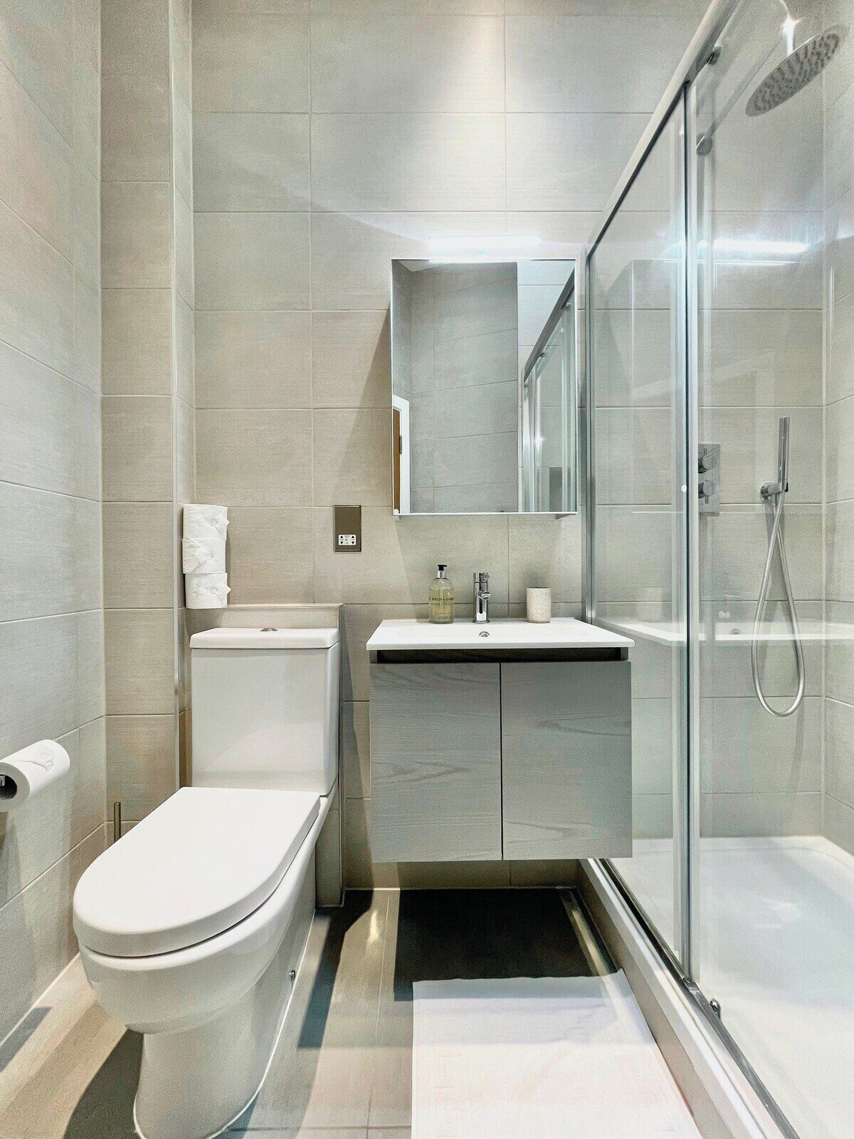 Shower, towels