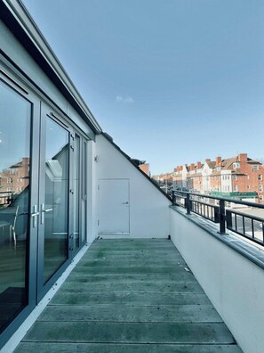 Exterior detail - Hendon Penthouse Apartment (London)
