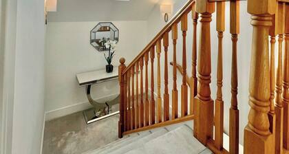 Hendon Penthouse Apartment