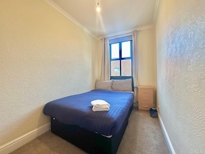 3 chambres, fer et planche à repasser, Wi-Fi gratuit, draps fournis