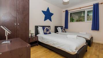 3 bedrooms, iron/ironing board, WiFi, bed sheets