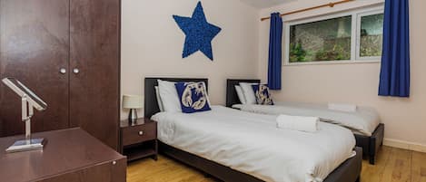 3 chambres, fer et planche Ă repasser, Wi-Fi, draps fournis