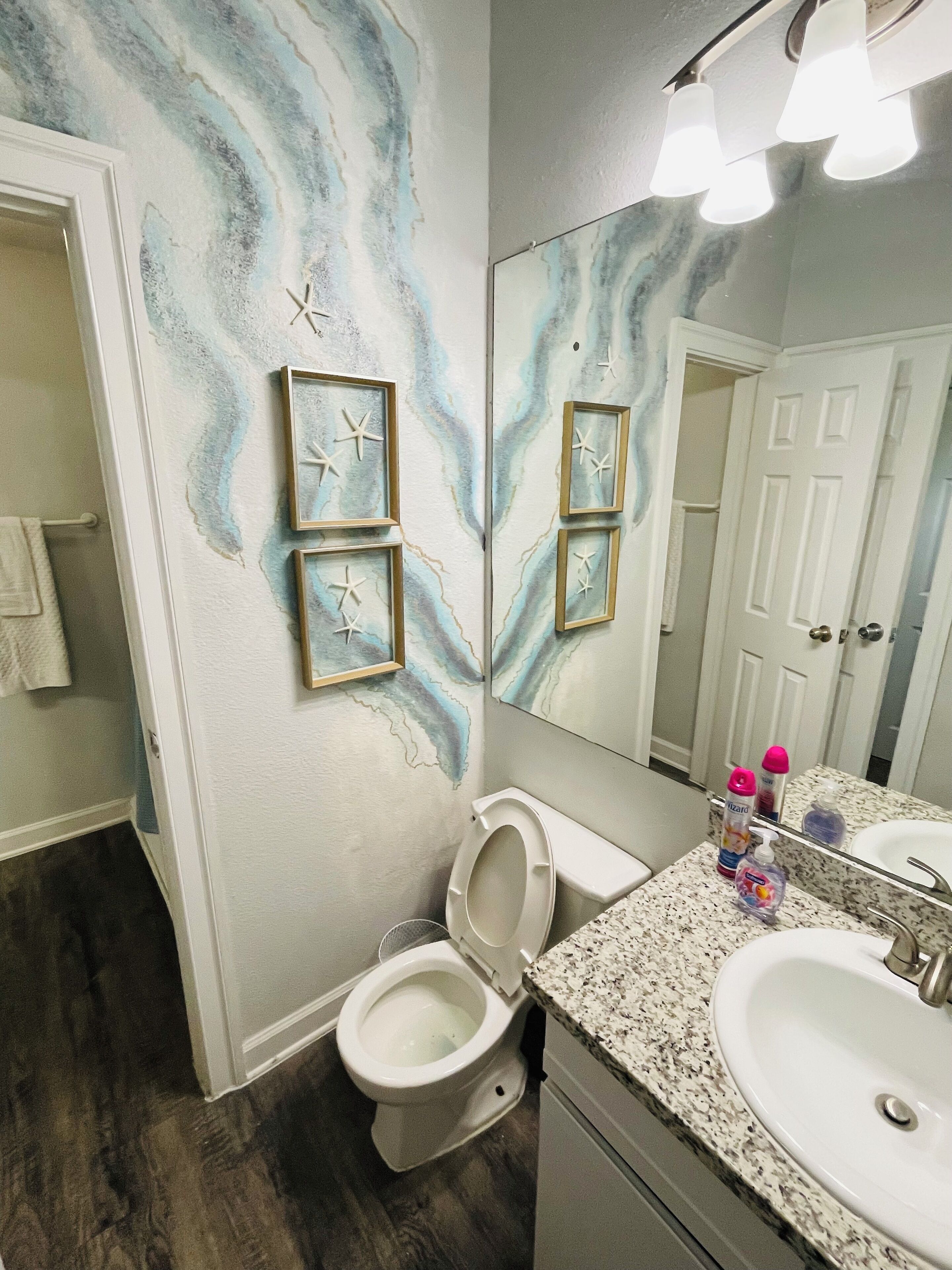 タオル、トイレットペーパー